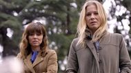 Dead to Me (Image via YouTube/Netflix)